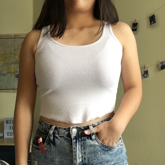 Brandy Melville inspired cropped racerback tank - Picture 2 of 4